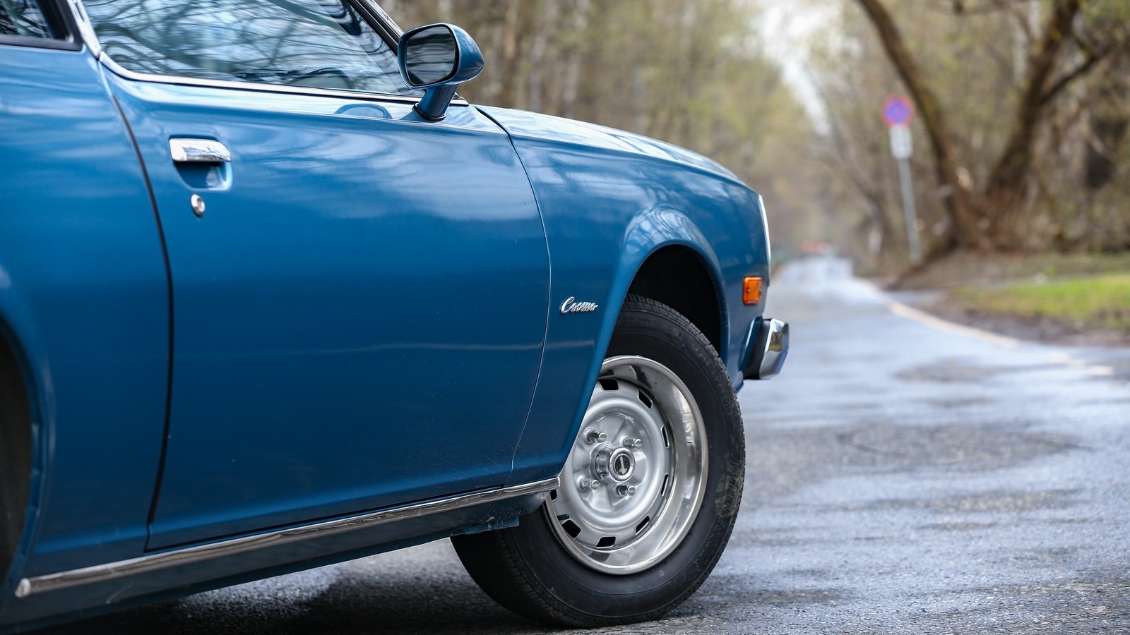 Mazda RX-5 голубая колесо
