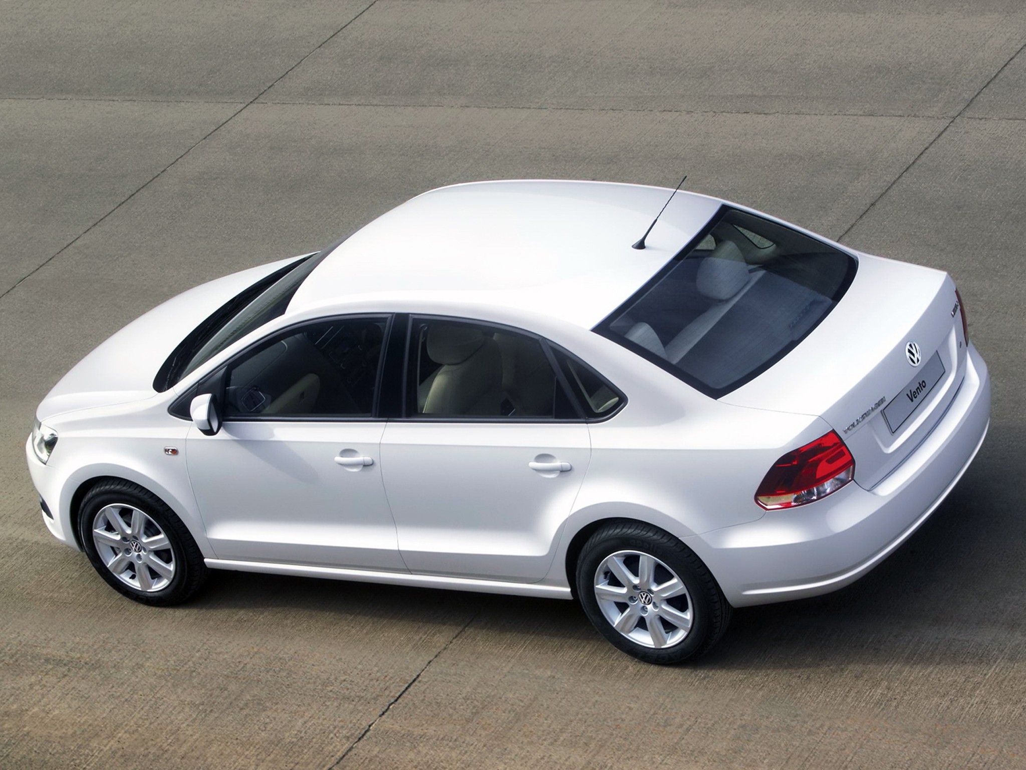 Новый "бюджетник" Volkswagen Ameo впервые попался фотошпионам