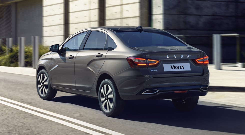 Дилер назвал предварительную цену новой Lada Vesta