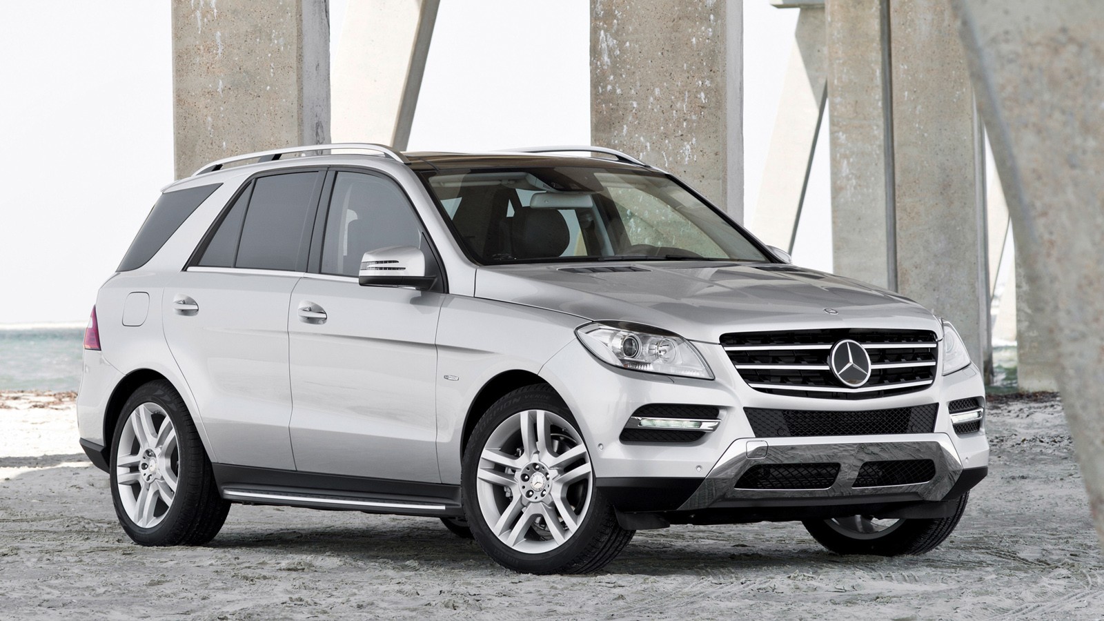 На фото: Mercedes-Benz M-Class