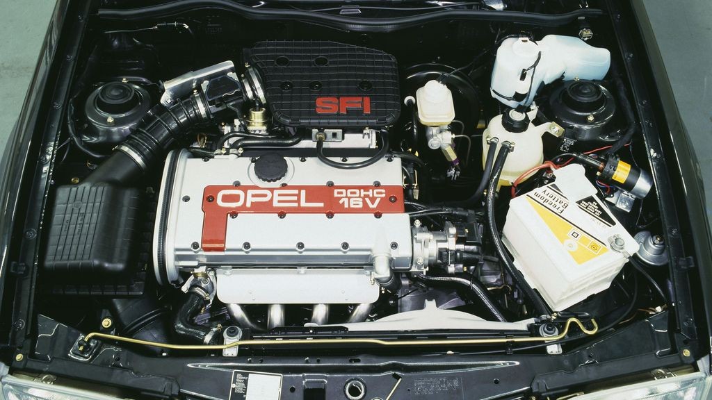 Брат на сестру: сравнение Opel Kadett E и Daewoo Nexia