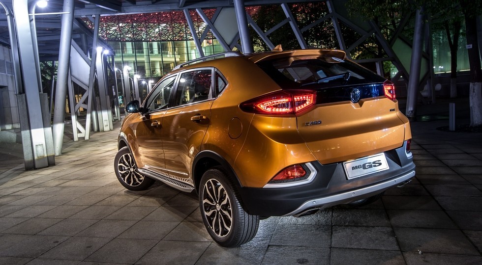 На фото: MG GS
