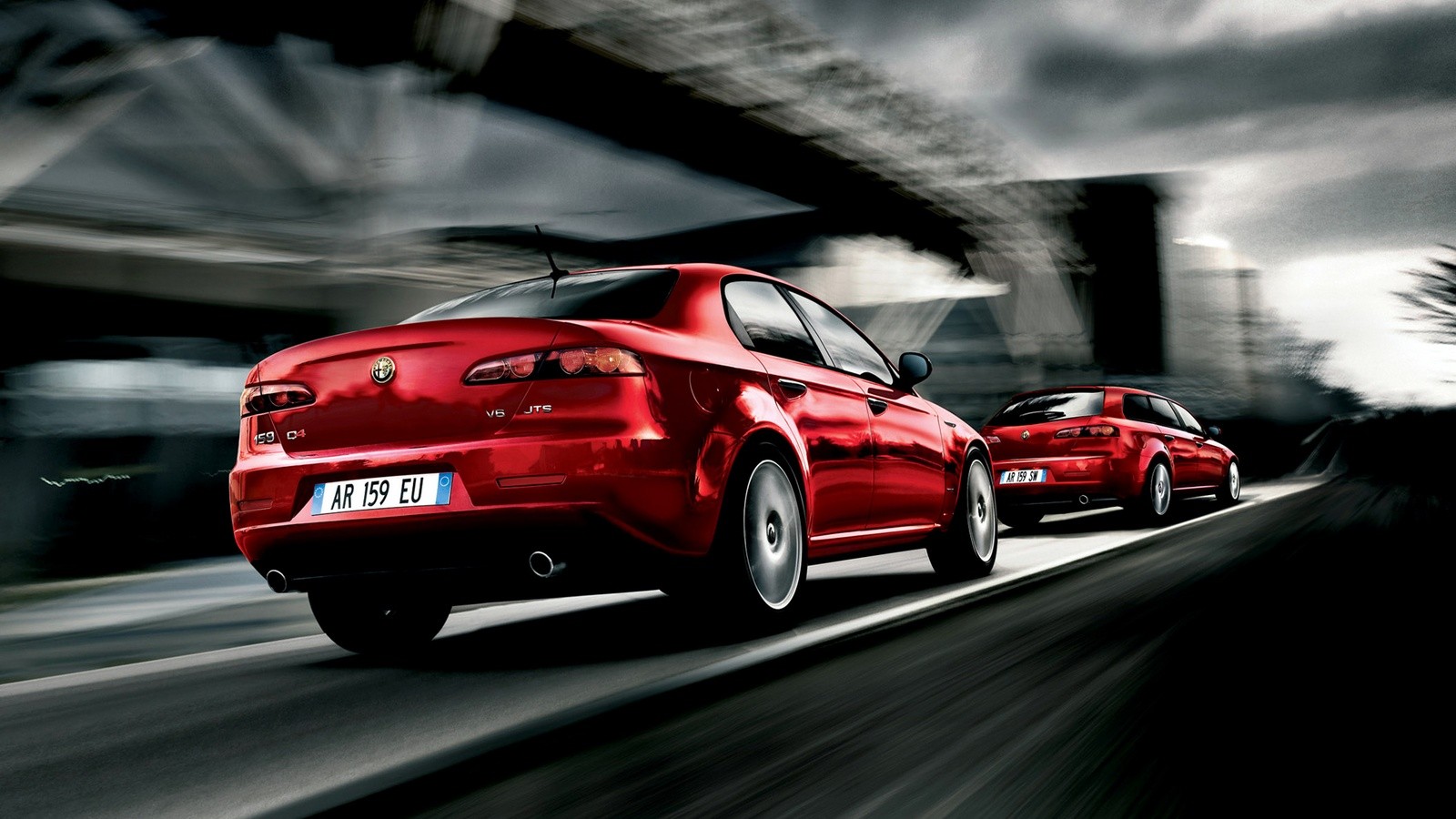 На фото: Alfa Romeo 159 '2008-09 & 159 Sportwagon '2008-11
