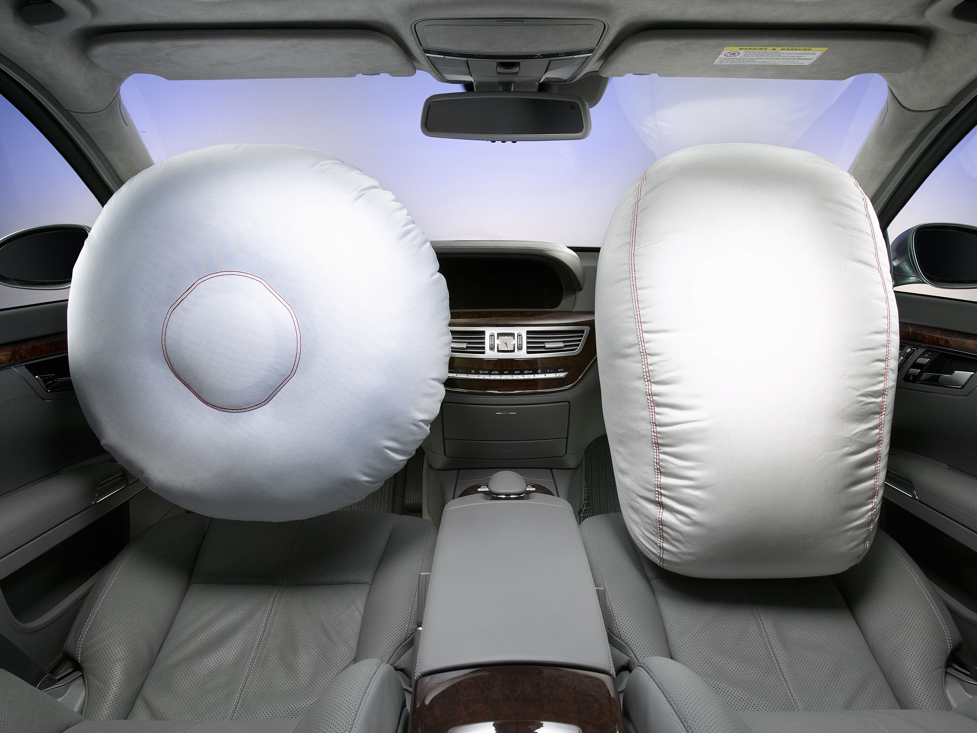 Пиротехническое шоу, умные датчики и скандал с Takata: как работают подушки безопасности