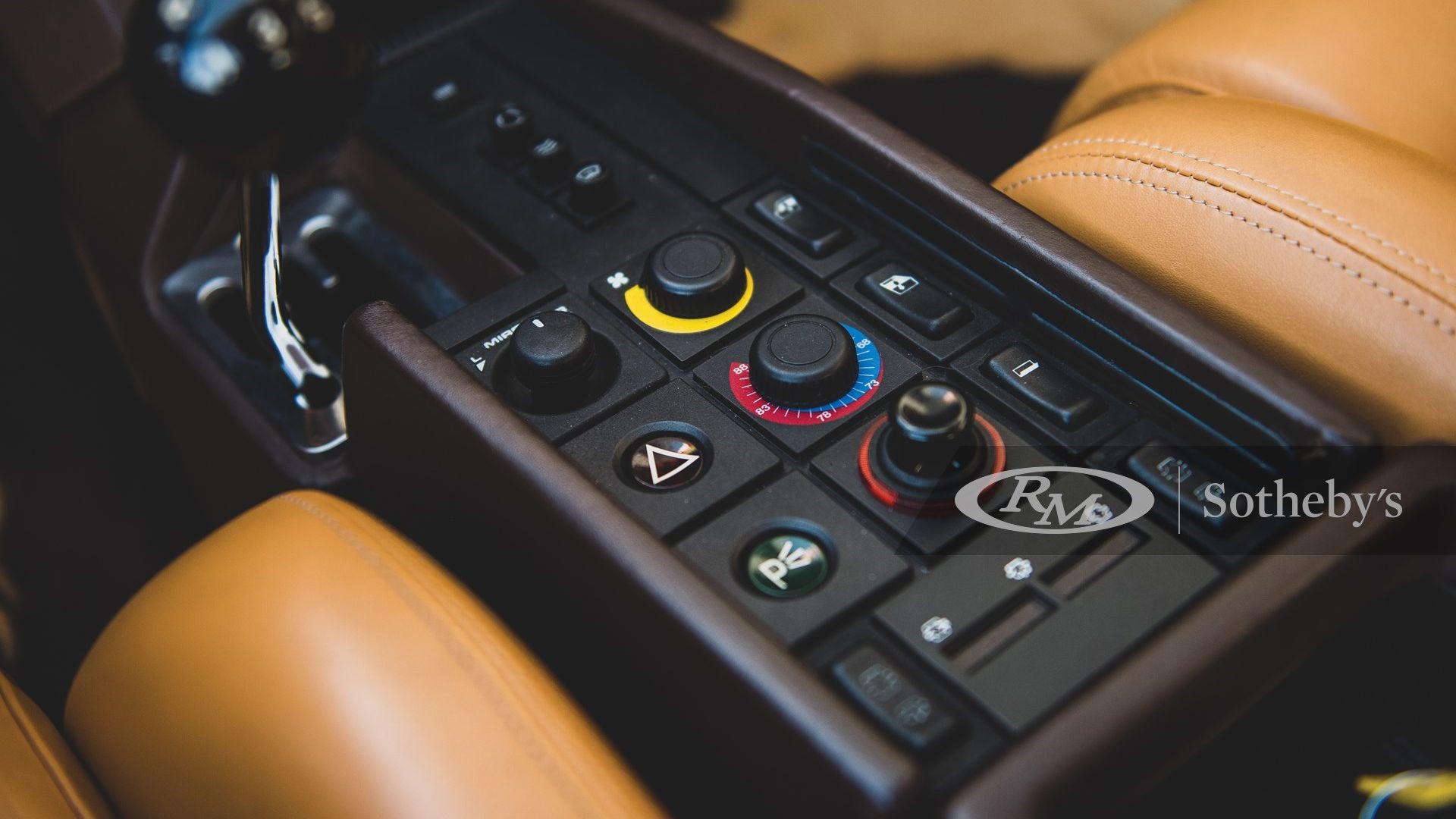 Легендарная Ferrari Testarossa с маленьким пробегом выставлена на продажу