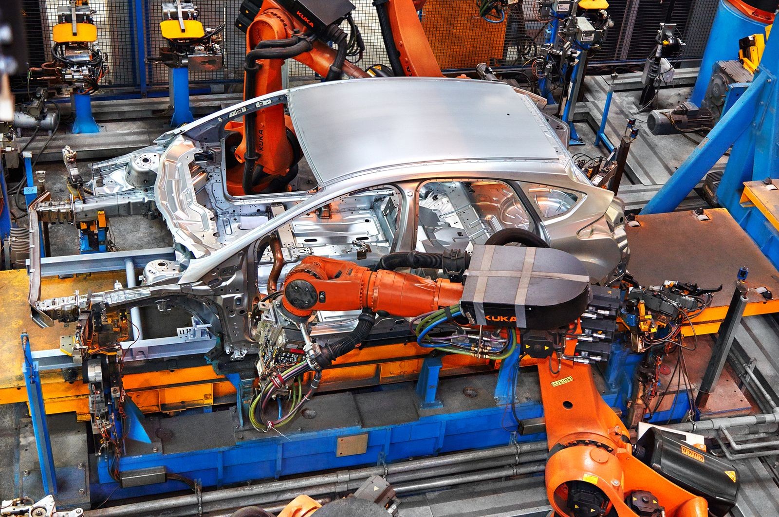 Самая большая интрига грядущего сотрудничества Ford и VW состоит в том, буду ли они совместно делать легковые автомобили.