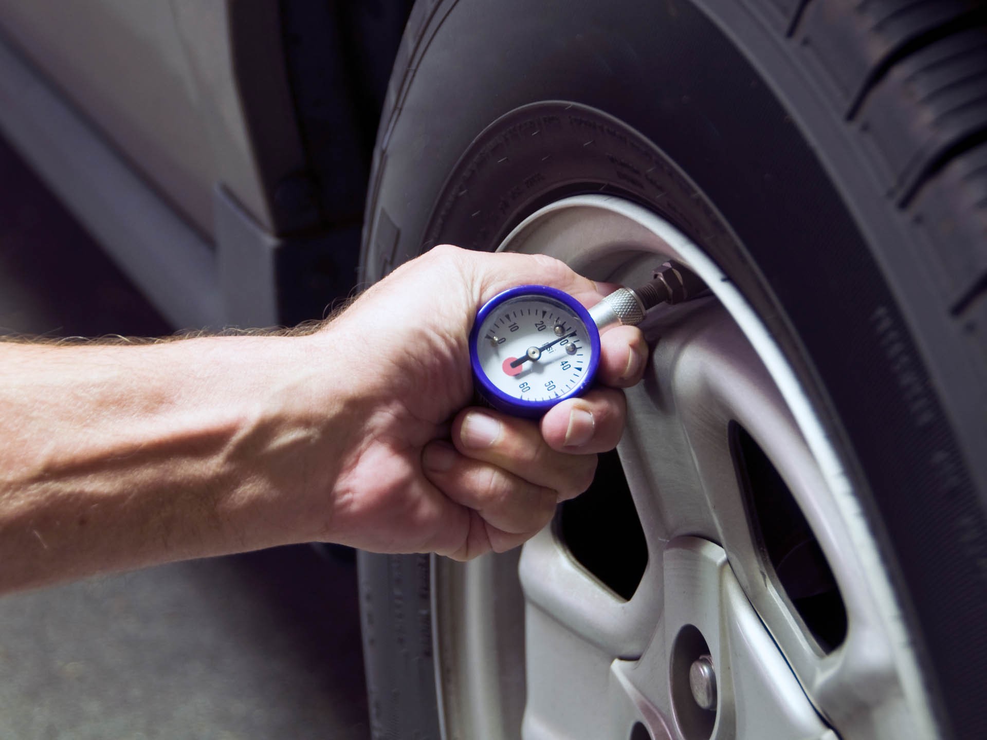 Зачем нужен контроль давления в шинах и как он работает - КОЛЕСА.ру – автомобильный журнал
