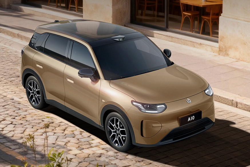 Недорогой кроссовер Leapmotor A10, он же глобальный Leapmotor B03X: показан интерьер