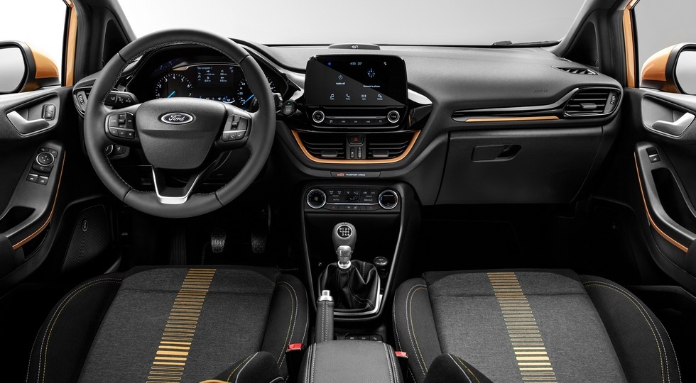 На фото: интерьер Ford Fiesta Active