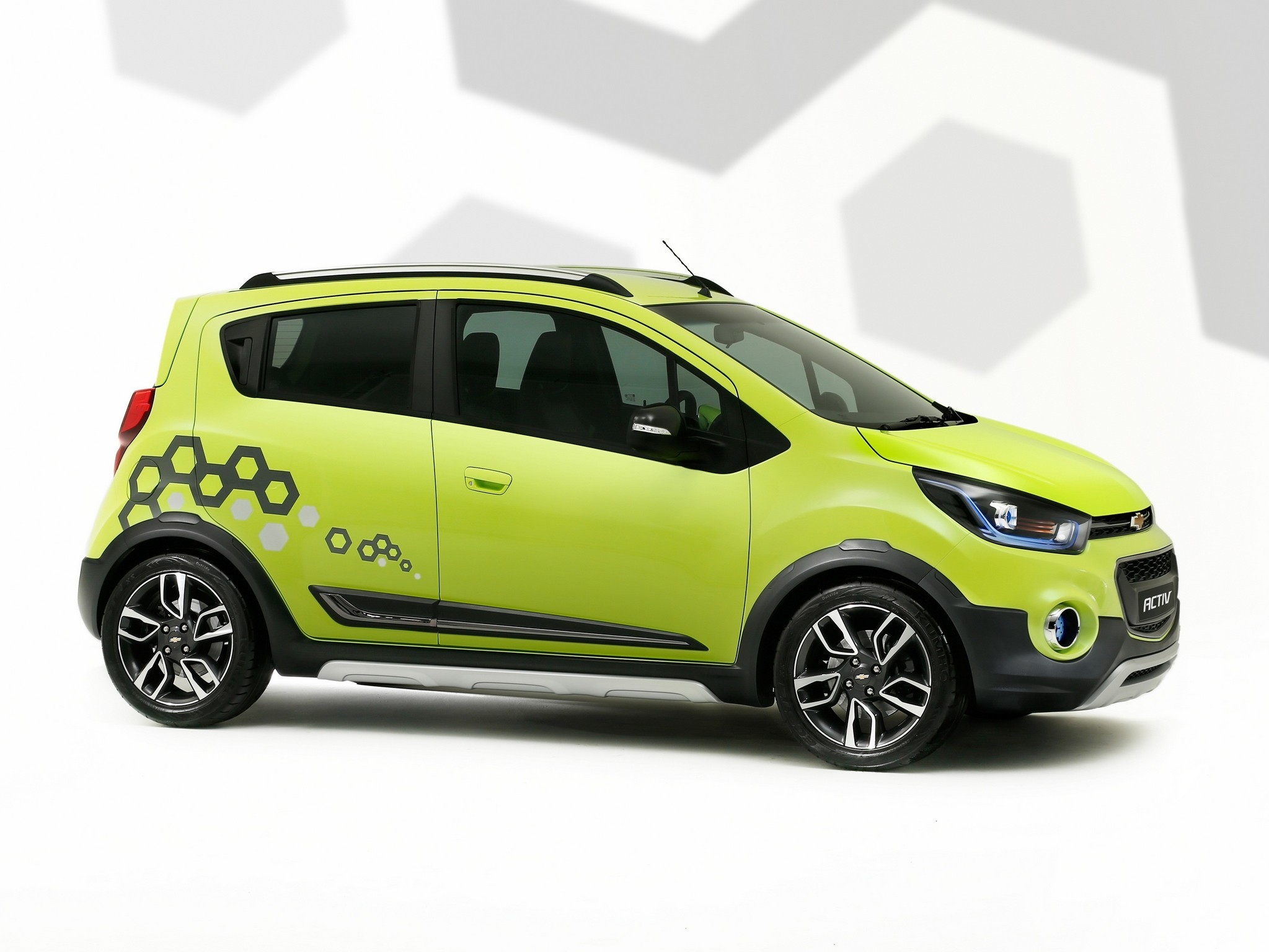 Chevrolet Spark прежнего поколения обновился и получил кросс-версию -  КОЛЕСА.ру – автомобильный журнал