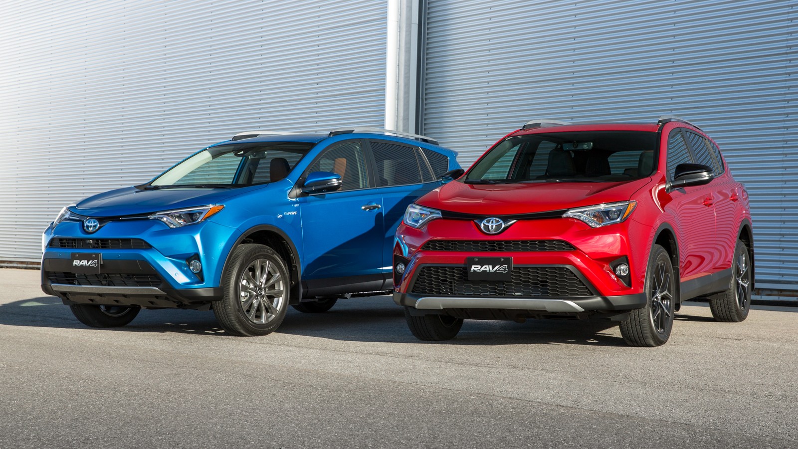 На фото: Toyota RAV4