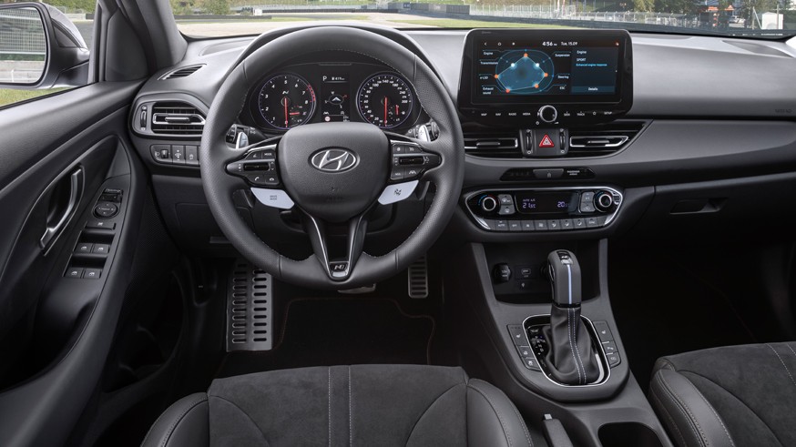 «Заряженный» хэтчбек обновился: Hyundai рассказал о «посвежевшем» i30 N
