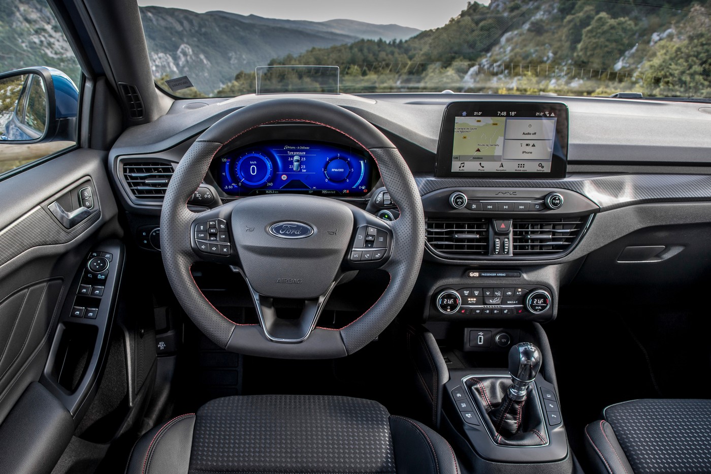 Обновки для Ford Focus: литровый мотор на 155 л.с. и цифровые приборы