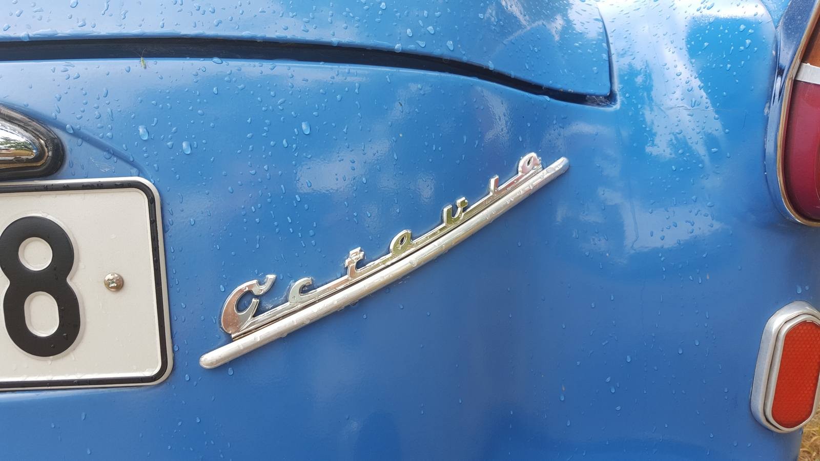 Хруст шестерен и груды кирпичей: тест-драйв Skoda Octavia 1962 года