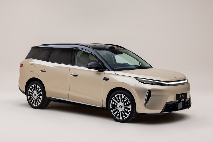Новый BYD Tang готов к старту продаж: два варианта дизайна салона и полный привод