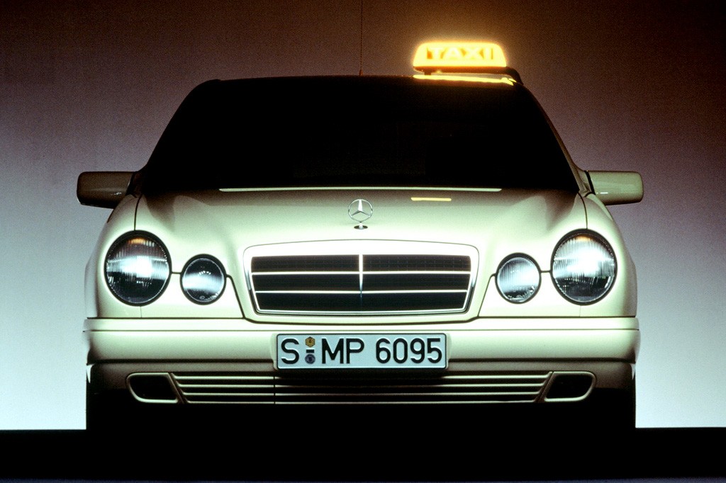 Ржавчина, высокая цена и проблемы с безопасностью: мифы и факты о Mercedes E-Klasse W210