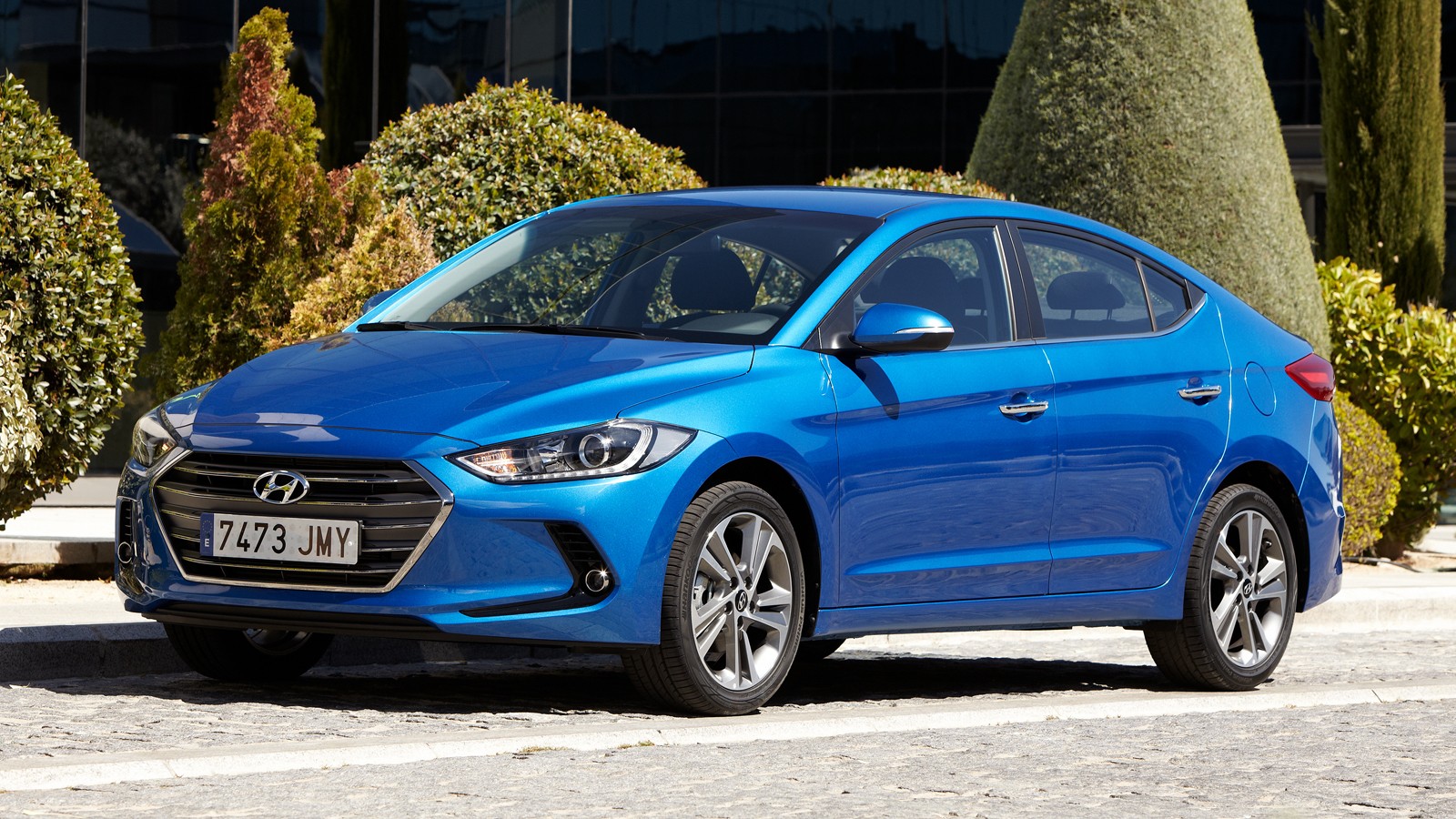 На фото: Hyundai Elantra