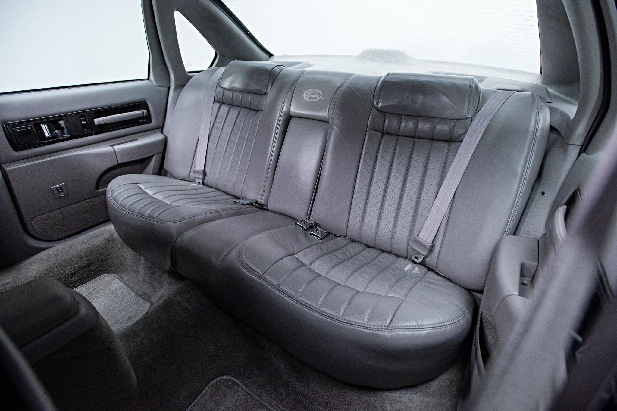 Рамный спортседан Chevrolet Impala SS на аукционе: идеальное состояние и почти даром