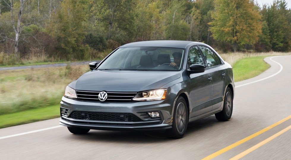 На фото: Volkswagen Jetta актуального поколения, версия для США