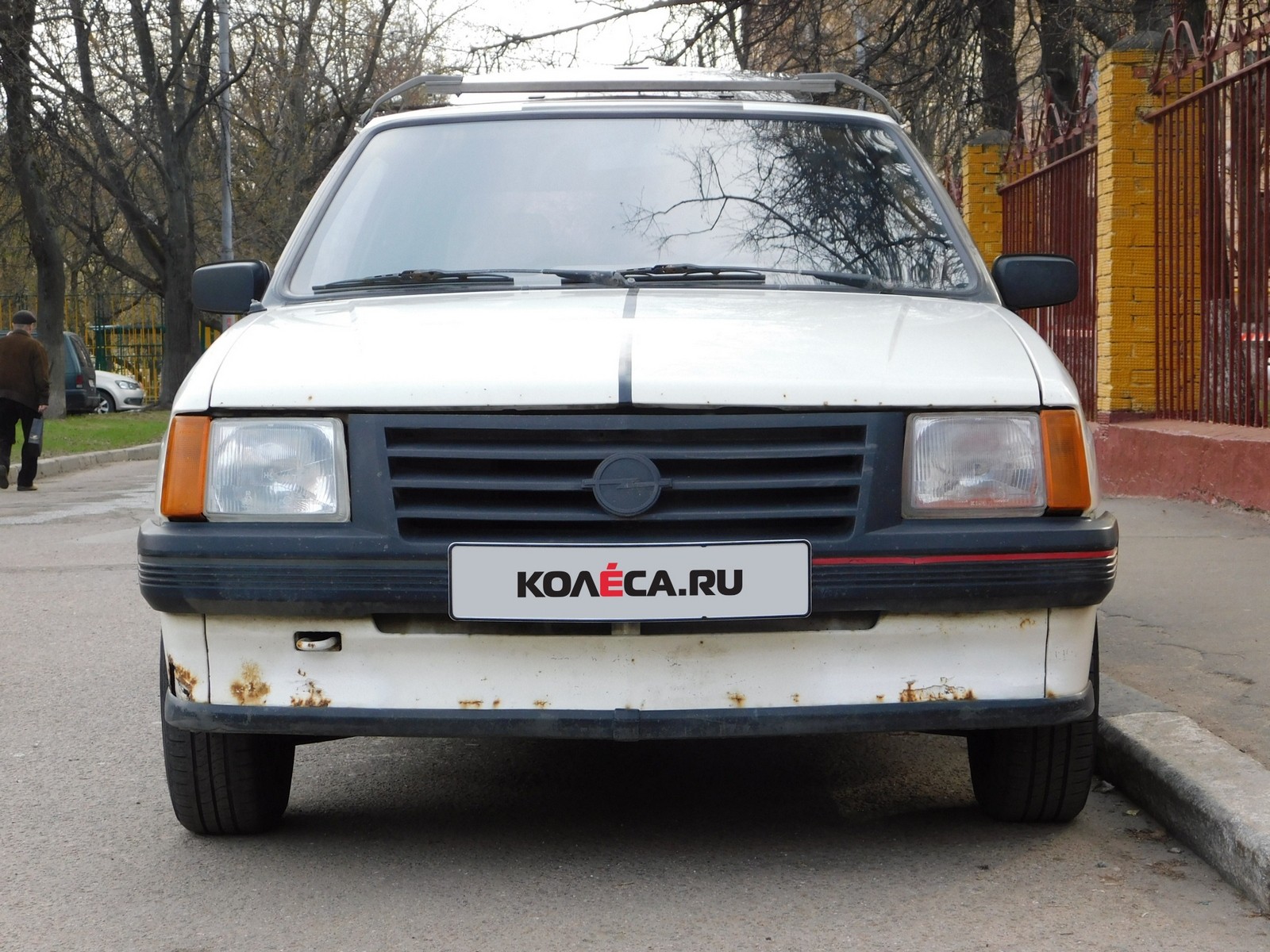 Opel Corsa A спереди