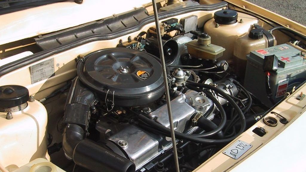 Внешность от Ford, карбюратор и плохой свет: мифы и факты о Lada Samara 2