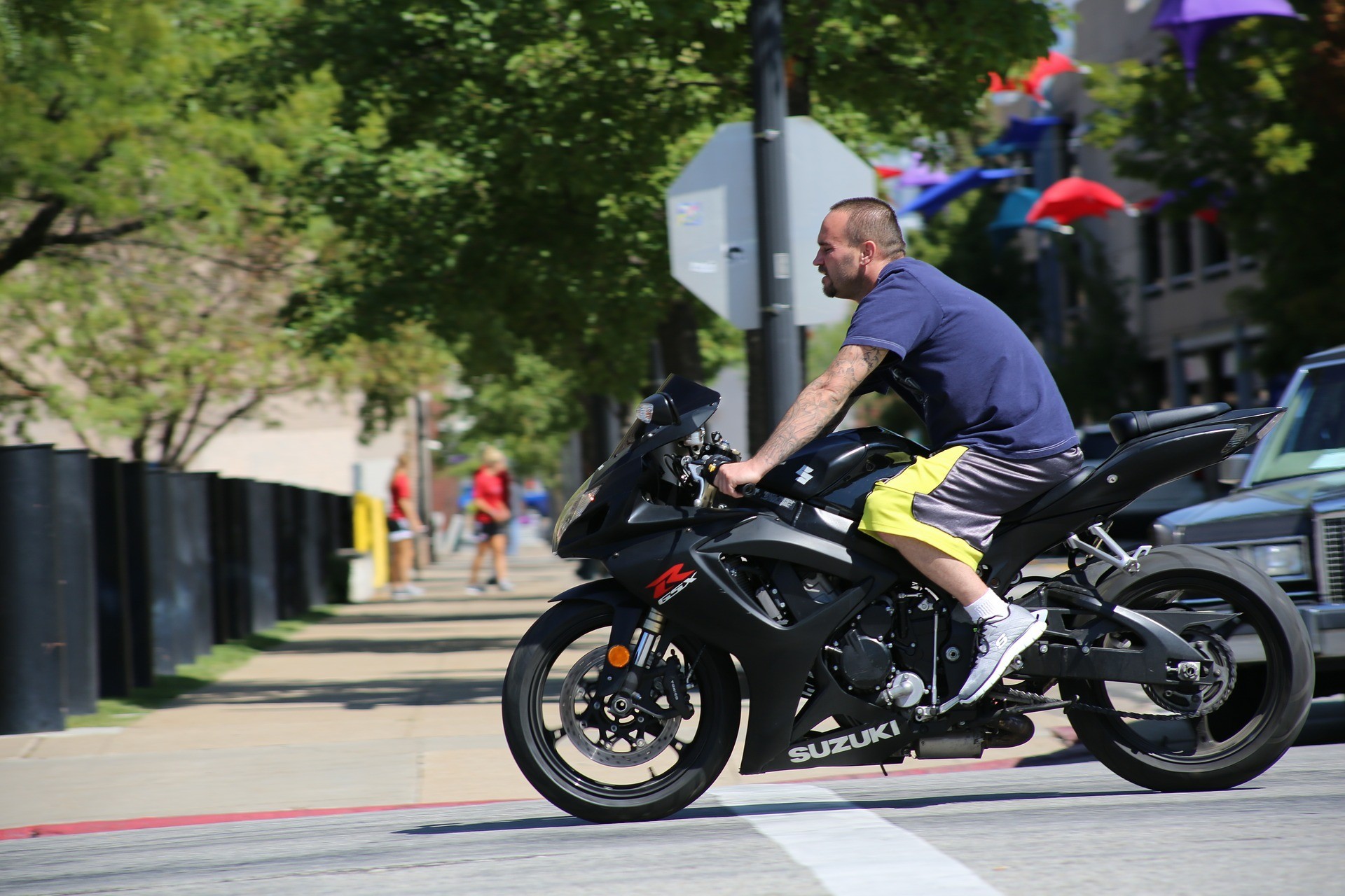 motorcyclist-438088_1920