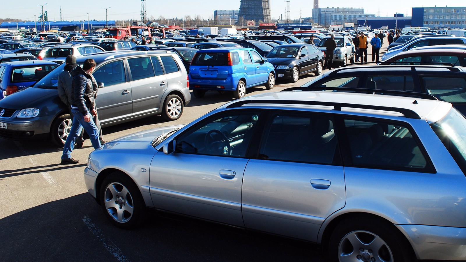 Market of second hand used cars in Kaunas city