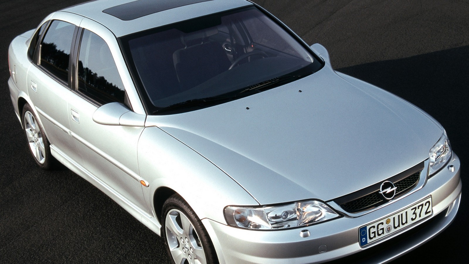 На фото: Opel Vectra Sedan (B) '1999–2002