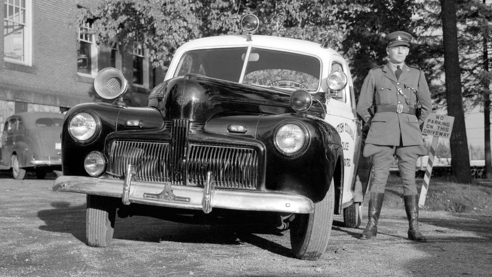1942 ford v8 super deluxe coupe police 1