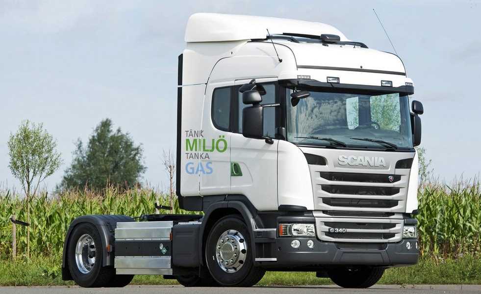 Владелец грузовика сэкономил 900 тысяч рублей за год после перехода на газ