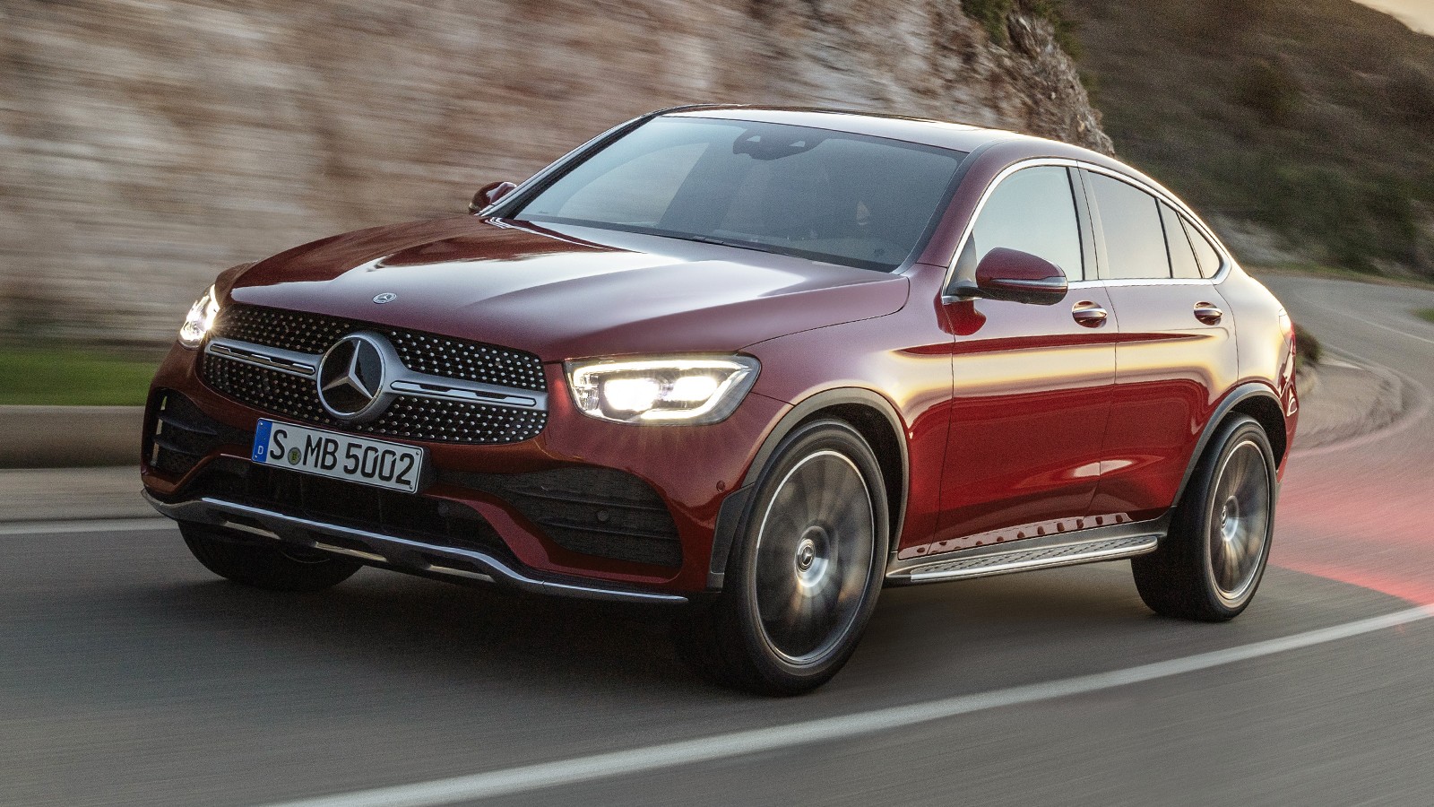mercedes-benz_glc_300_4matic_coupe_amg_line_66