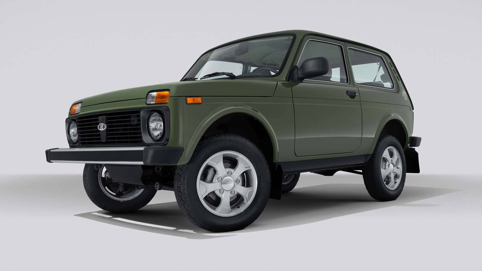 На фото: Lada 4x4