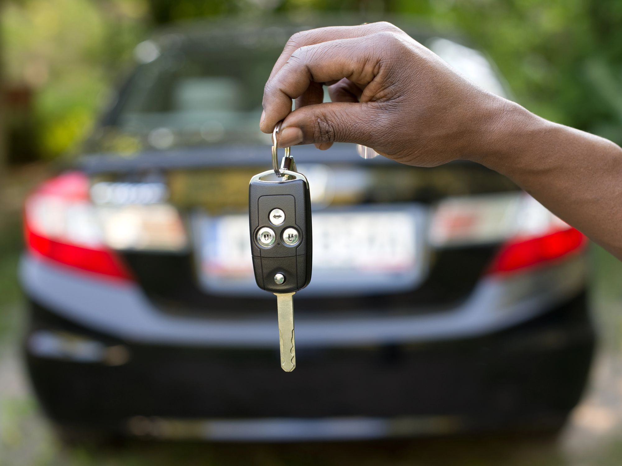 Проще аренды и дешевле такси? Что такое каршеринг, и как он развивается в России