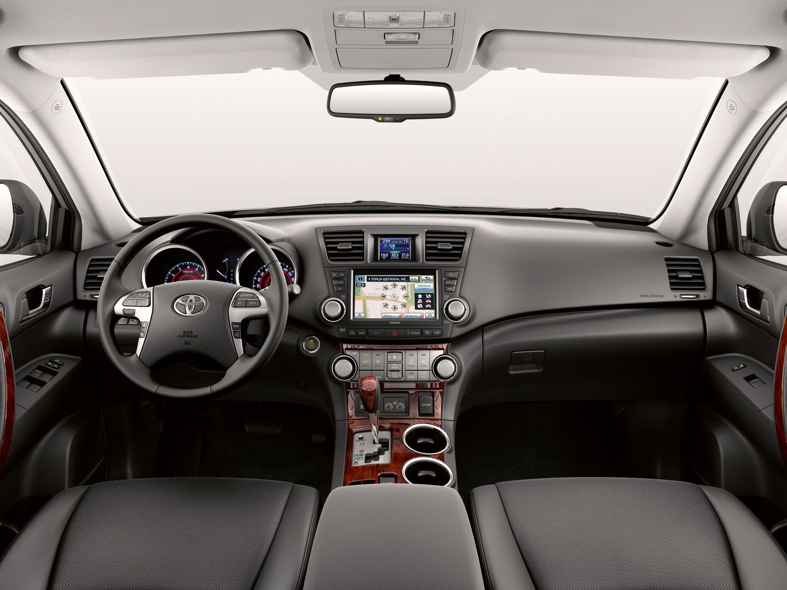 Как Camry 3.5, только побольше: стоит ли покупать Toyota Highlander II за 1,5 миллиона рублей