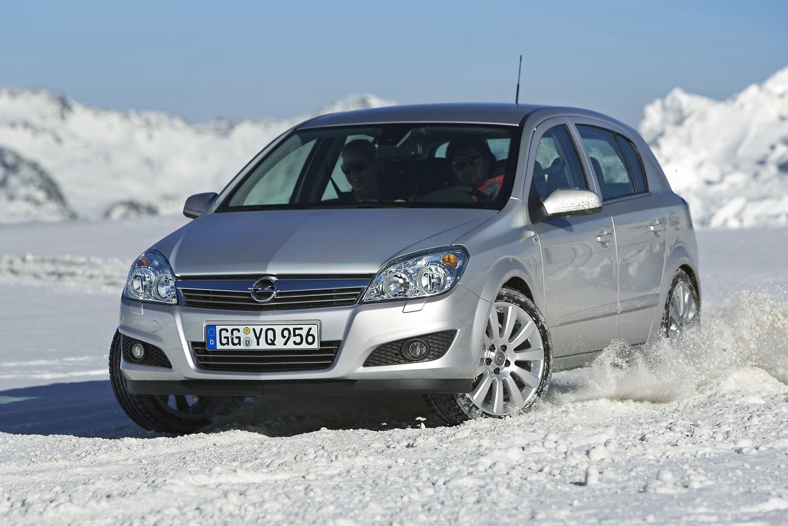 5 причин покупать и не покупать Opel Astra J