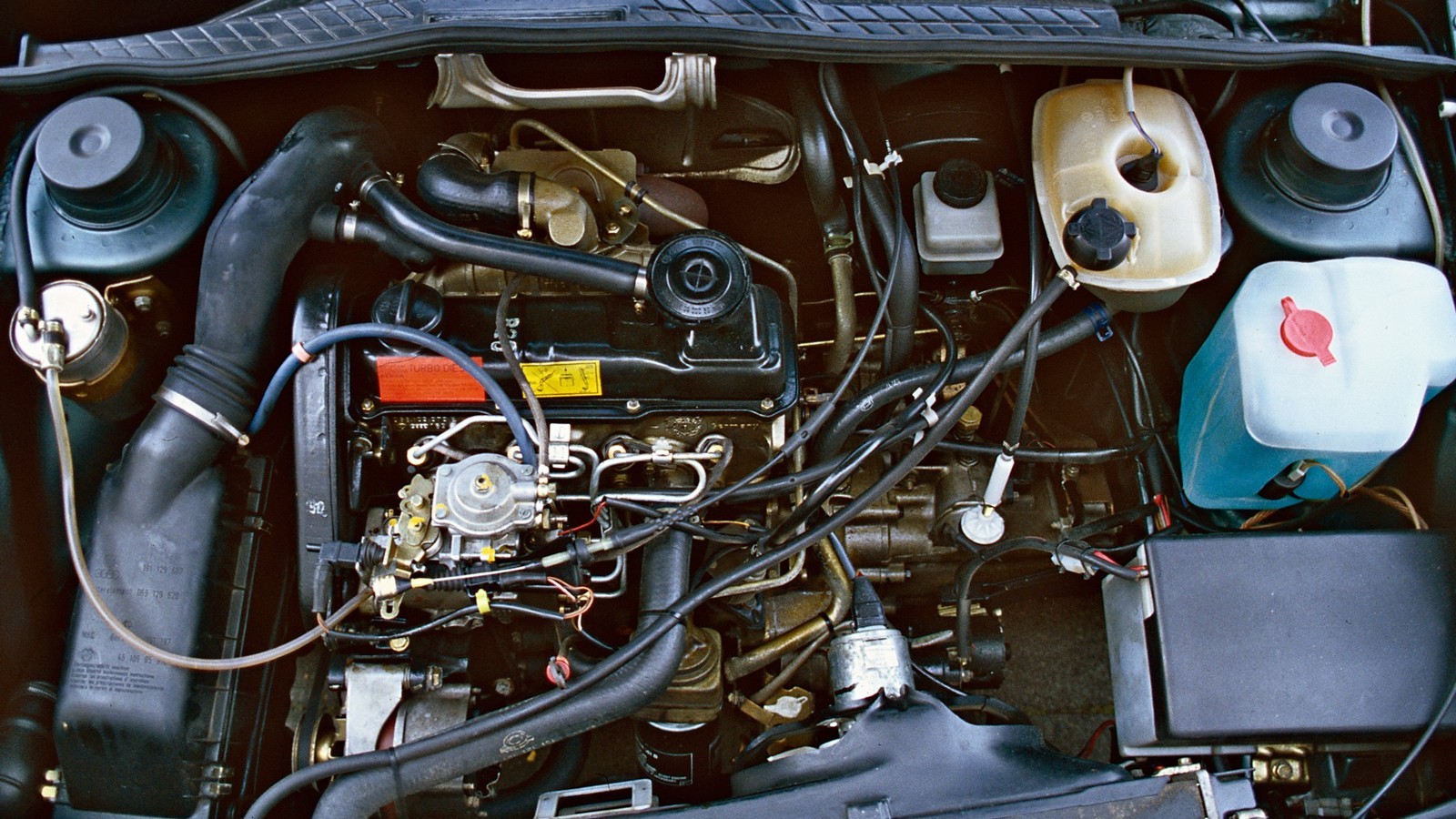 На фото: двигатель Volkswagen Golf GTD (Typ 19) '1984–85