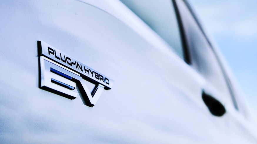 Mitsubishi готовит новый Outlander PHEV: у кроссовера вырастет запас хода на одной зарядке