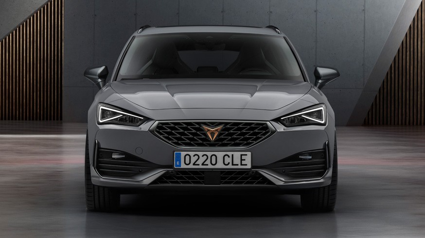 Семейство «заряженных» автомобилей Cupra Leon: бензиновые моторы и подзаряжаемый гибрид