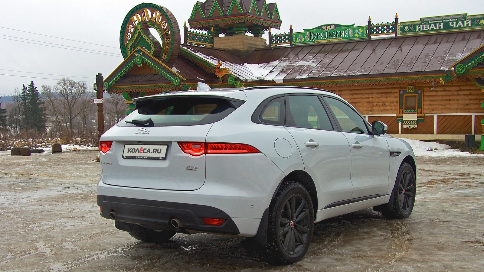 Jaguar_FPace_45