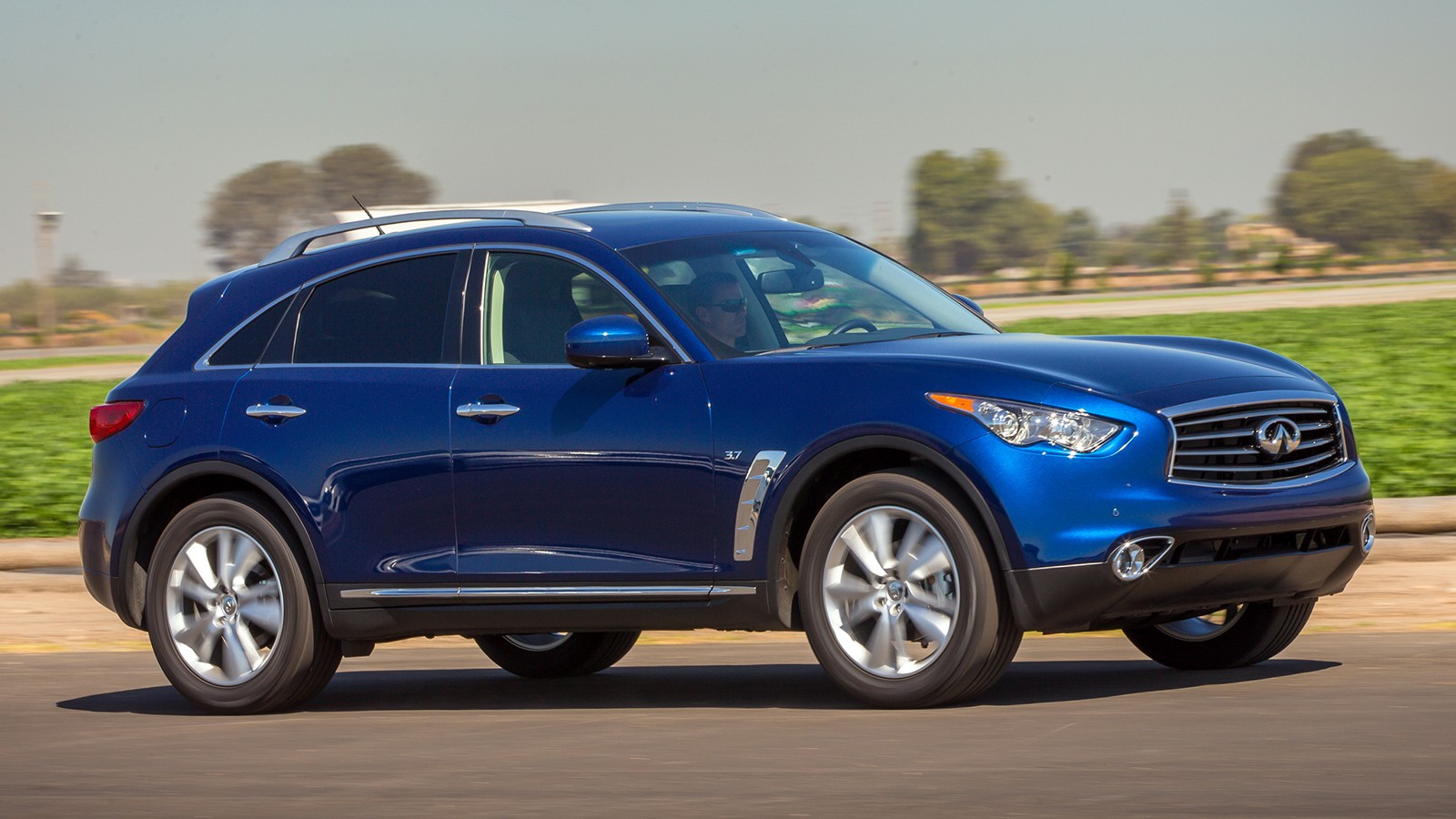 На фото: Infiniti QX70
