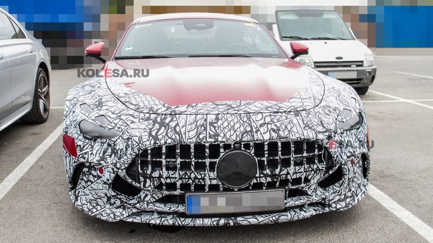 На фото: прототип Mercedes-AMG GT (PHEV)