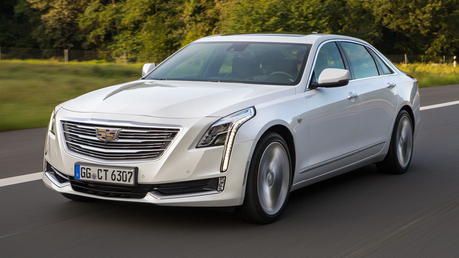 На фото: Cadillac CT6