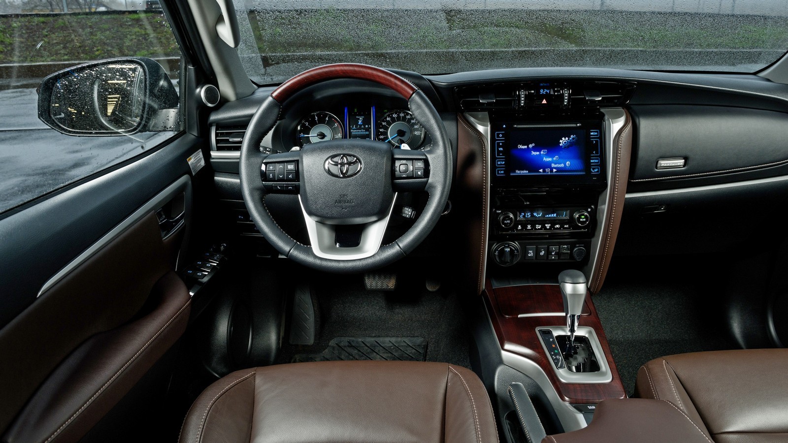 Toyota_Interior_20