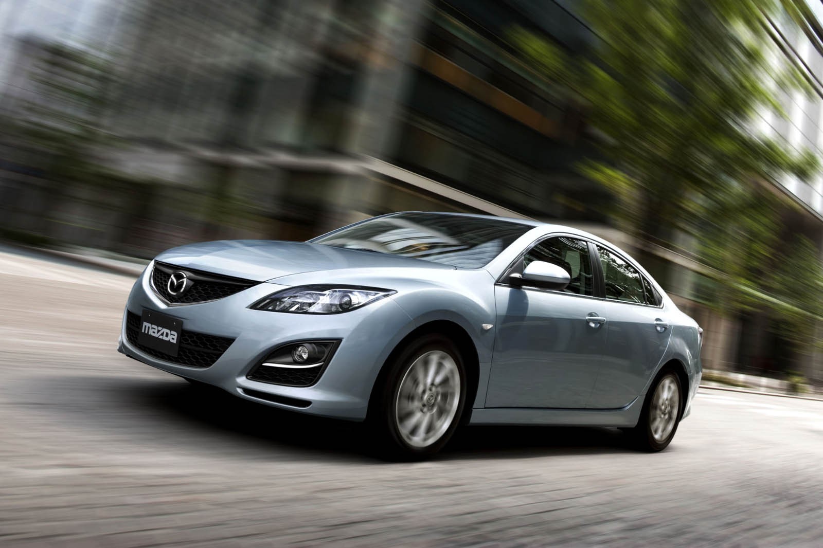 Тест обновлённой Mazda CX-5: альтернатива бизнес-классу?