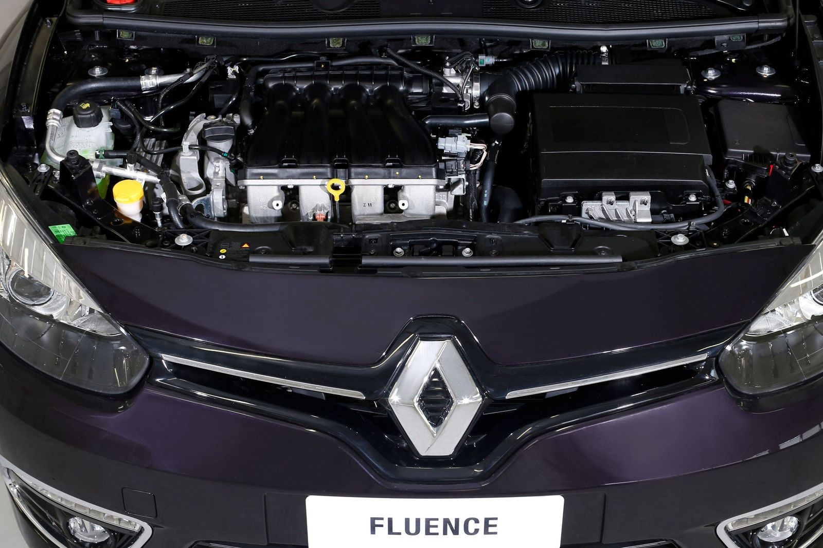 Почти D-класс, недорого: стоит ли покупать Renault Fluence за 500 тысяч рублей