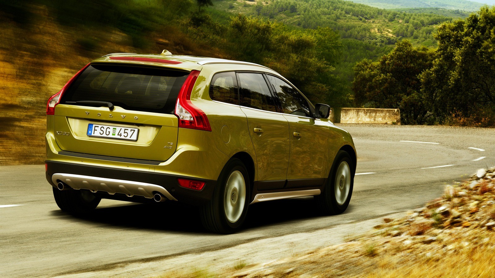 На фото: Volvo XC60 T6 '2008–13
