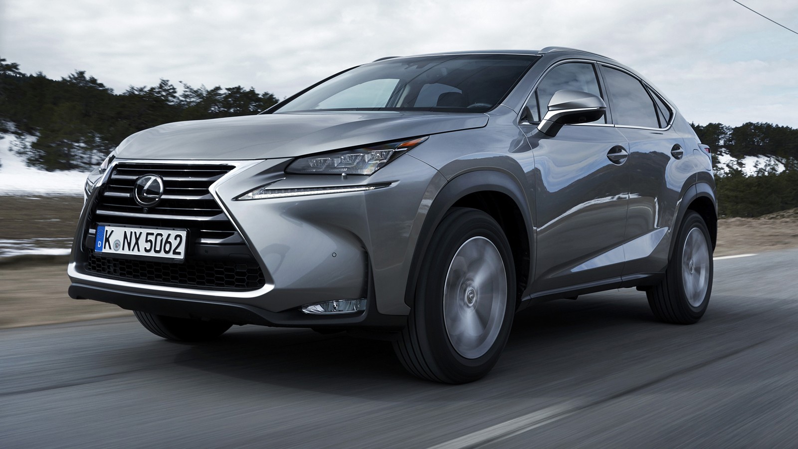 На фото: Lexus NX