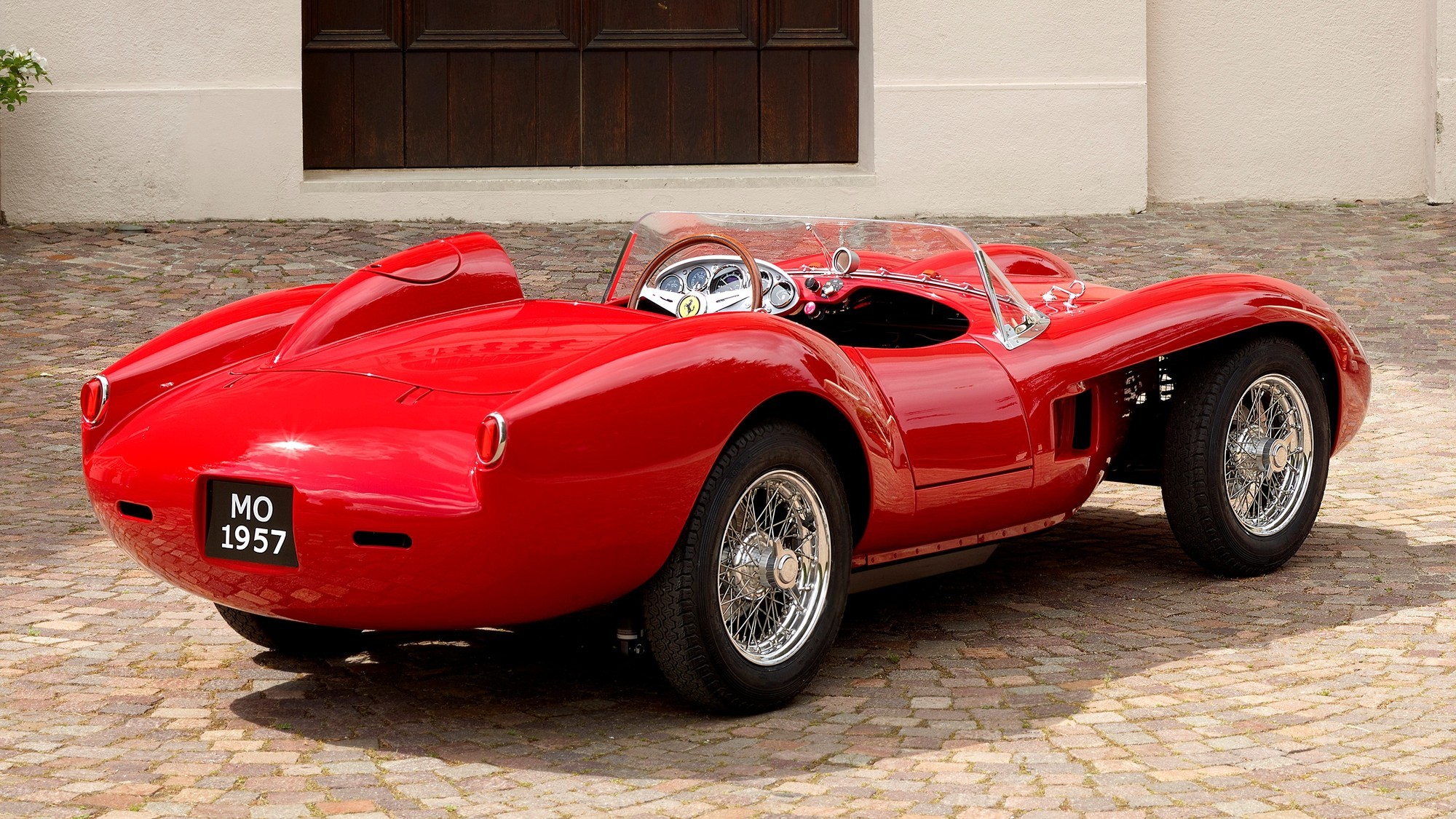 Ferrari представила свой первый электромобиль: очень маленький и очень дорогой
