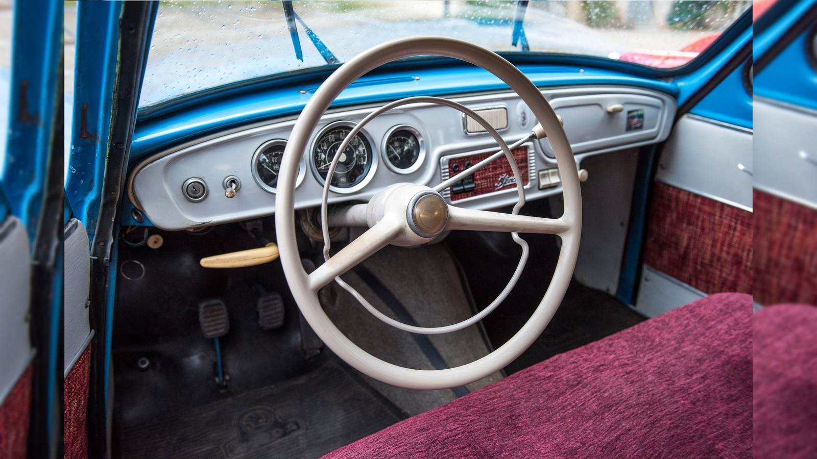 Хруст шестерен и груды кирпичей: тест-драйв Skoda Octavia 1962 года