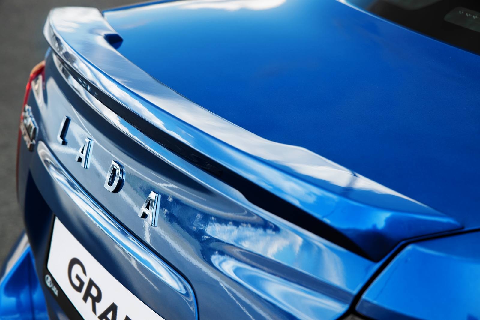 Стоять будет хорошо, но медленно: первый тест-драйв Lada Granta Drive Active